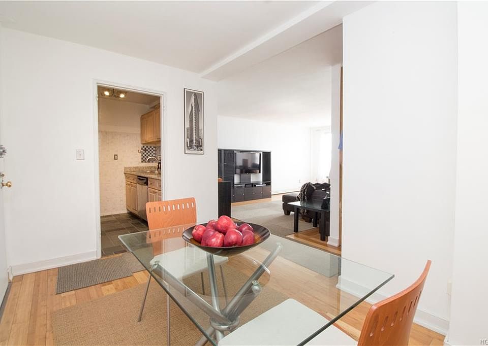 1st image of 377 Westchester Ave APT 3I