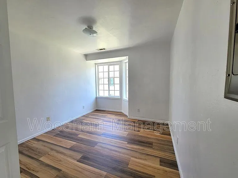 3026 W Villard St #F — Photo 12