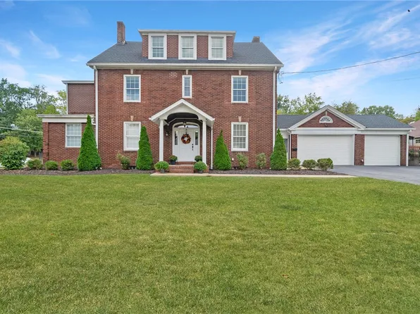 26 Belmont Cir, Uniontown, PA 15401