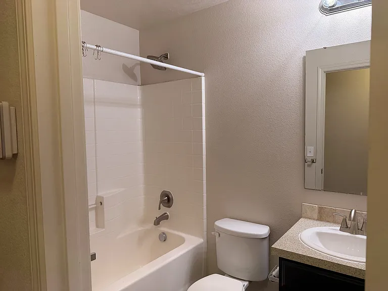 8556 W Snohomish St — Photo 8