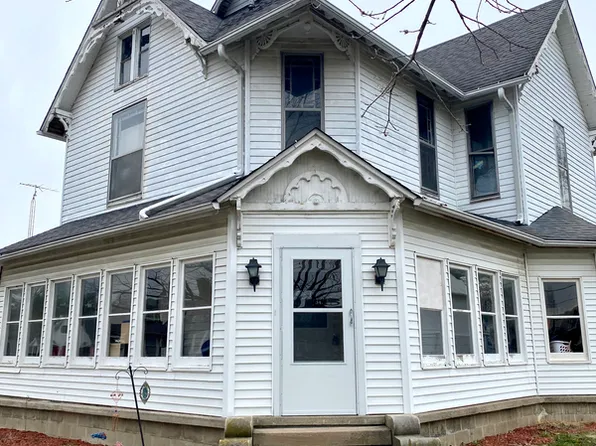 125 N Washington St, Ladoga, IN 47954