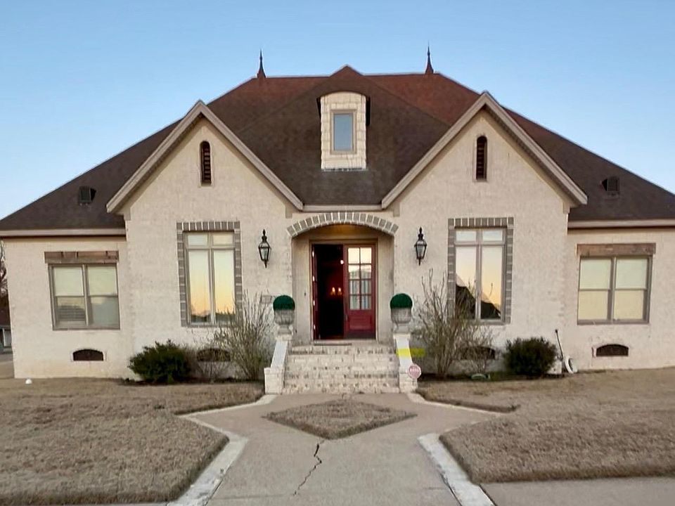 1st image of 399 Brentwood Dr