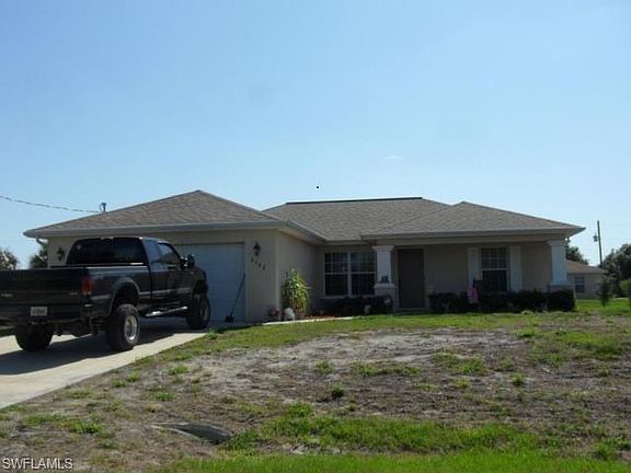 2nd image of 3900 NE 16th Pl