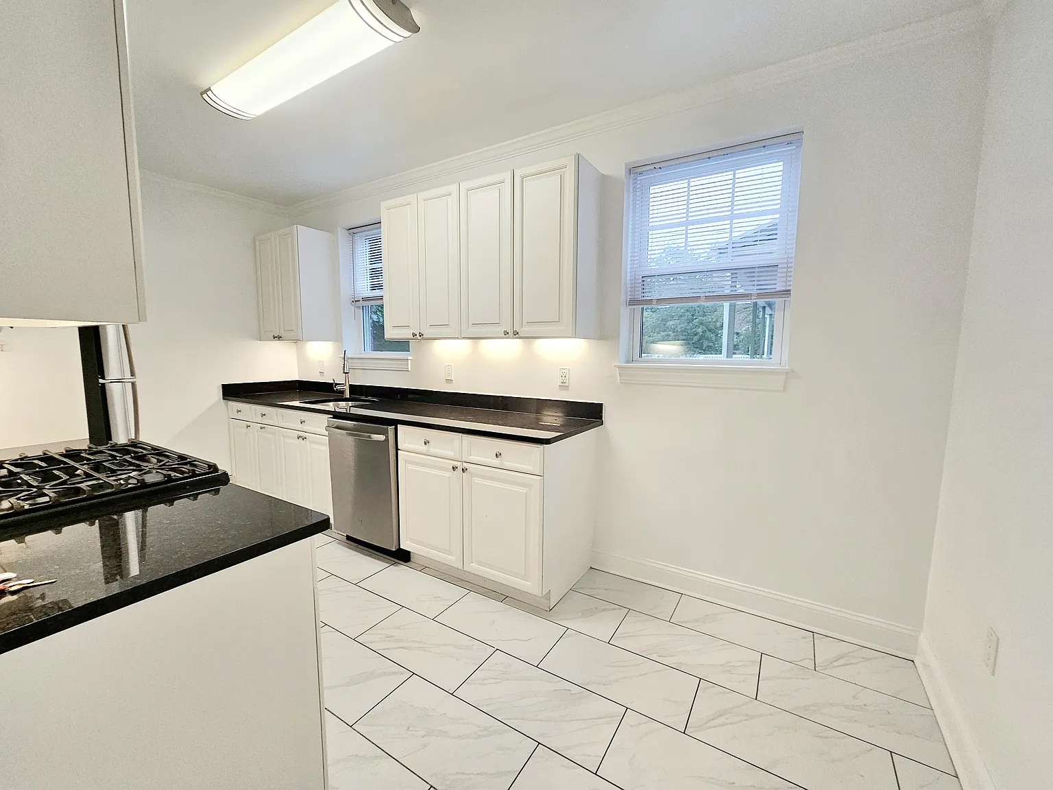 39 Auburn St — Photo 3