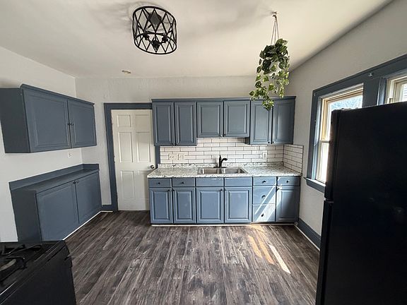 3rd image of 1619 Bunts Rd #2