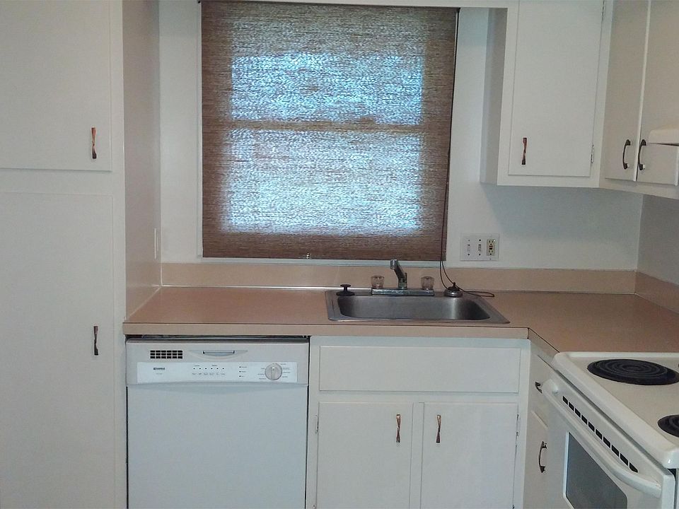 2nd image of 3708 Malibu Dr