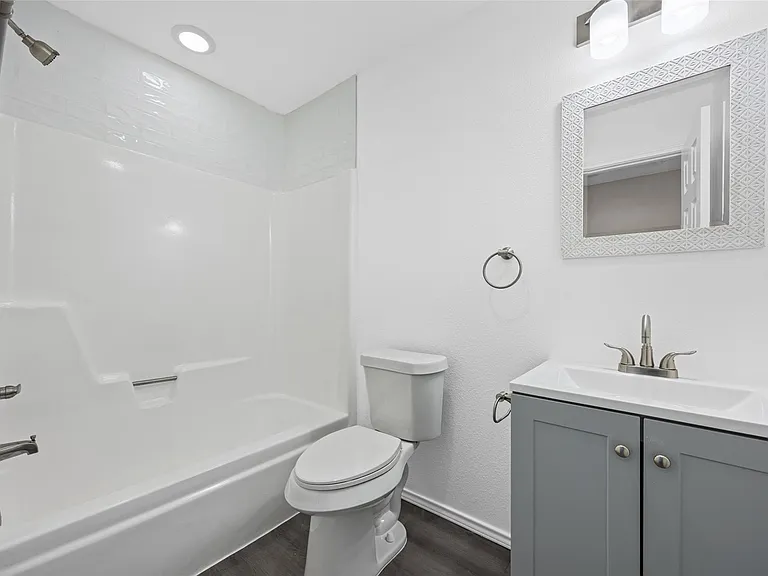 2615 Ektom Dr #C — Photo 15