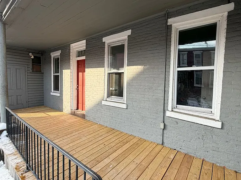 1023 Greenwich St — Photo 1
