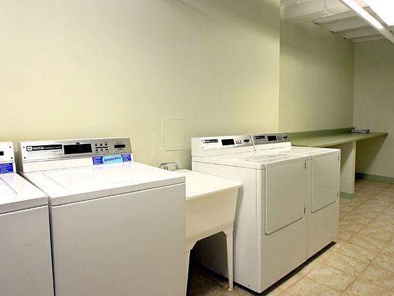 5th image of 5210 S Woodlawn Ave APT G6
