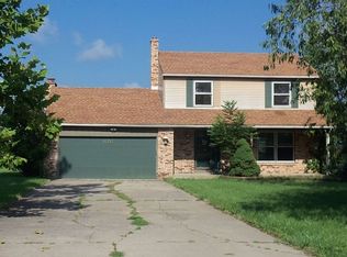 826 Rewill Dr, Fort Wayne, IN 46804
