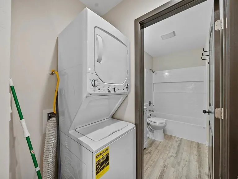 809 Merlin Dr — Photo 10
