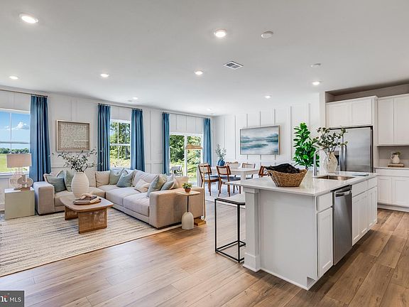 7th image of this home