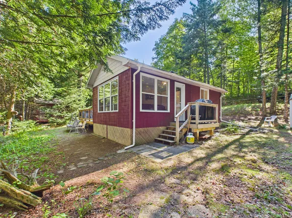 1045 Heritage Ln, Algonquin Highlands, ON K0M 1J1