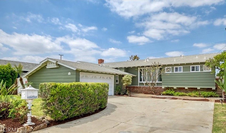 1st image of 2523 E Belmont Ct