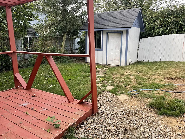219 NW 20th St — Photo 8
