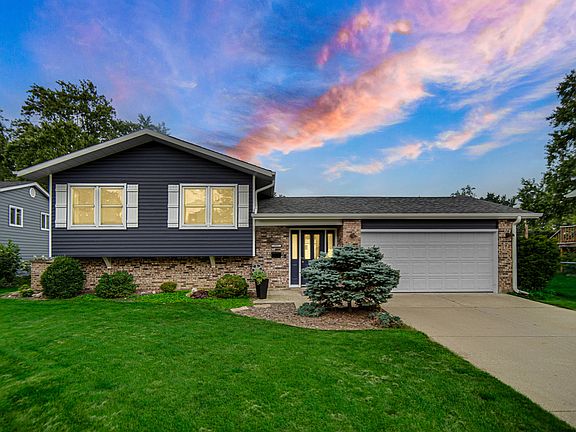 2nd image of 2921 Brentwood Ct