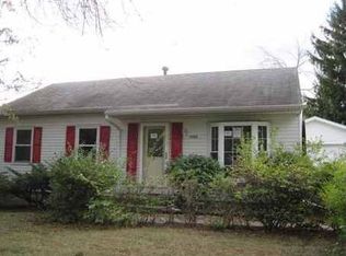 1954 Sun Valley Dr, Beloit, WI 53511