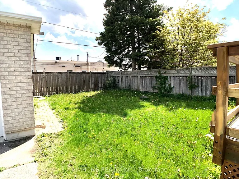 432 Fernleigh Cir — Photo 22