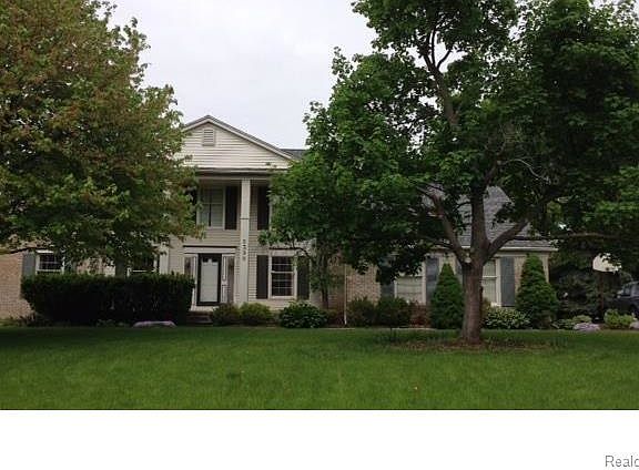 5th image of 5390 Vincennes Dr