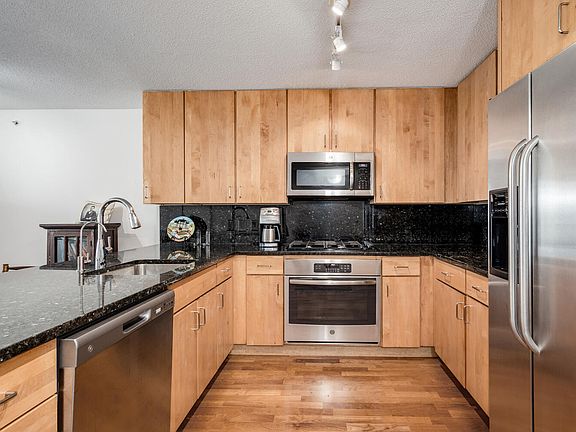 4th image of 9725 Woods Dr Unit 507
