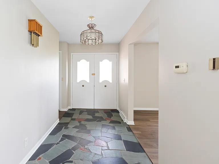 306 E Michigan Ave — Photo 10