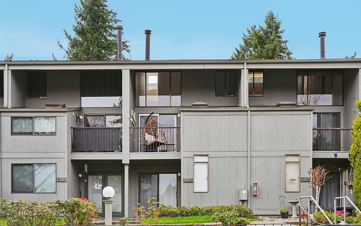 2 bed, 1.5 bath, 1060 sqft, $2,600 — Photo 1