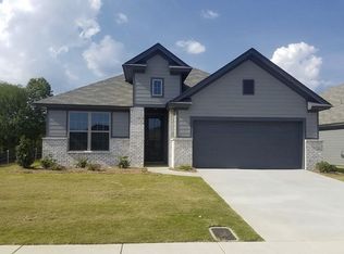 209 Hedgefield Dr, Prattville, AL 36066