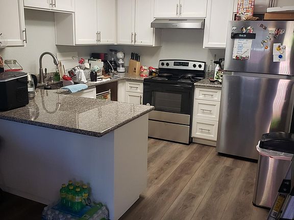 5th image of 1380 E Oak Avenue
