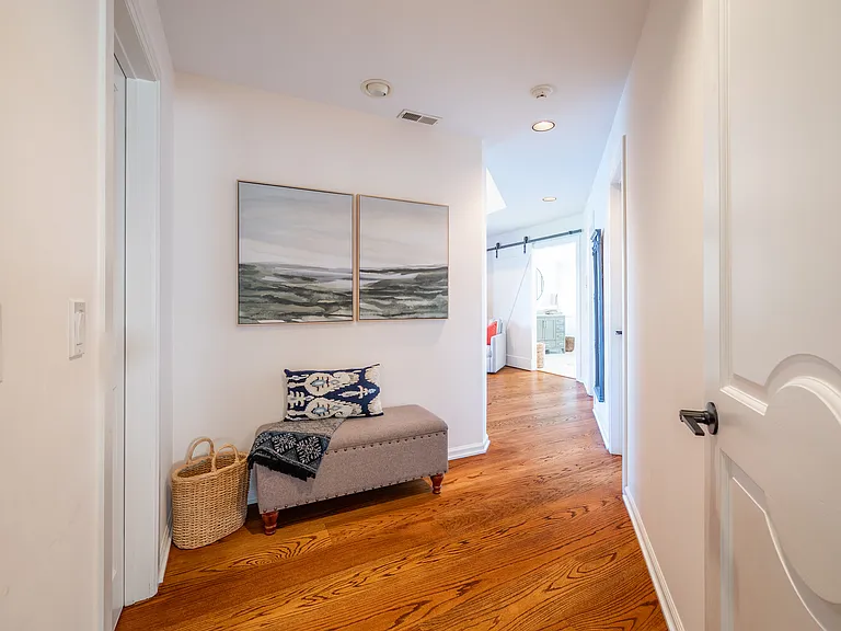 20 Shore Rd — Photo 57
