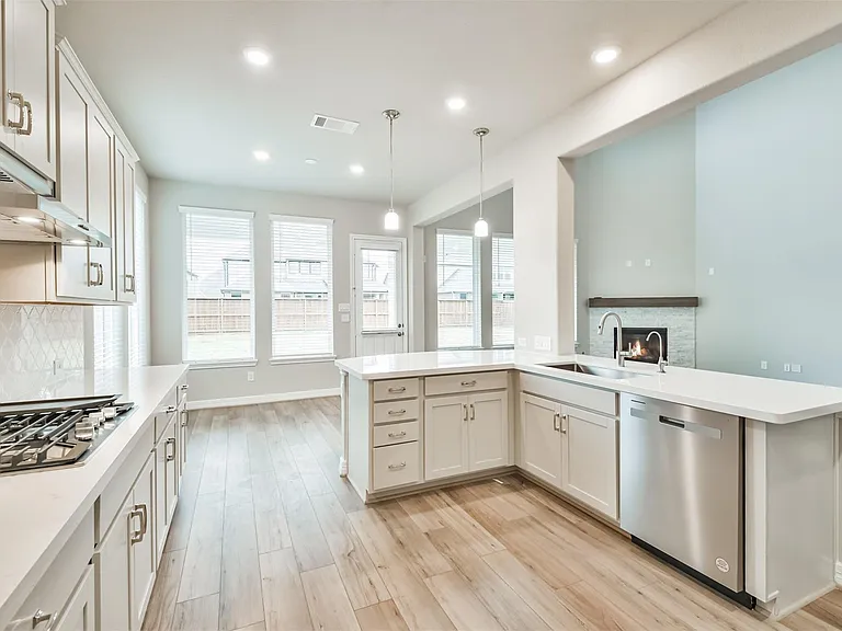 8211 Chartres Wind Dr — Photo 10