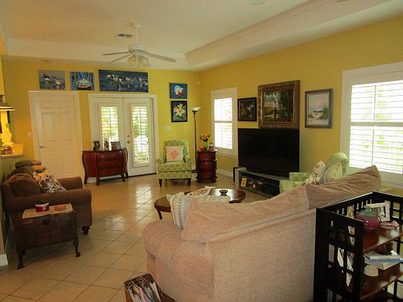 5th image of 76 Holly Hock Cir
