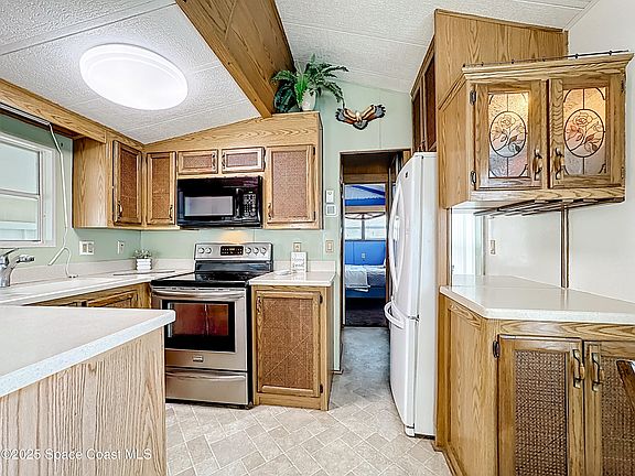 5th image of 178 Toledo Way