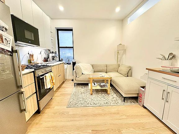 4th image of 228 W 18th St APT 43
