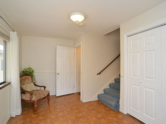 2nd image of 1948 Bel Aire Dr