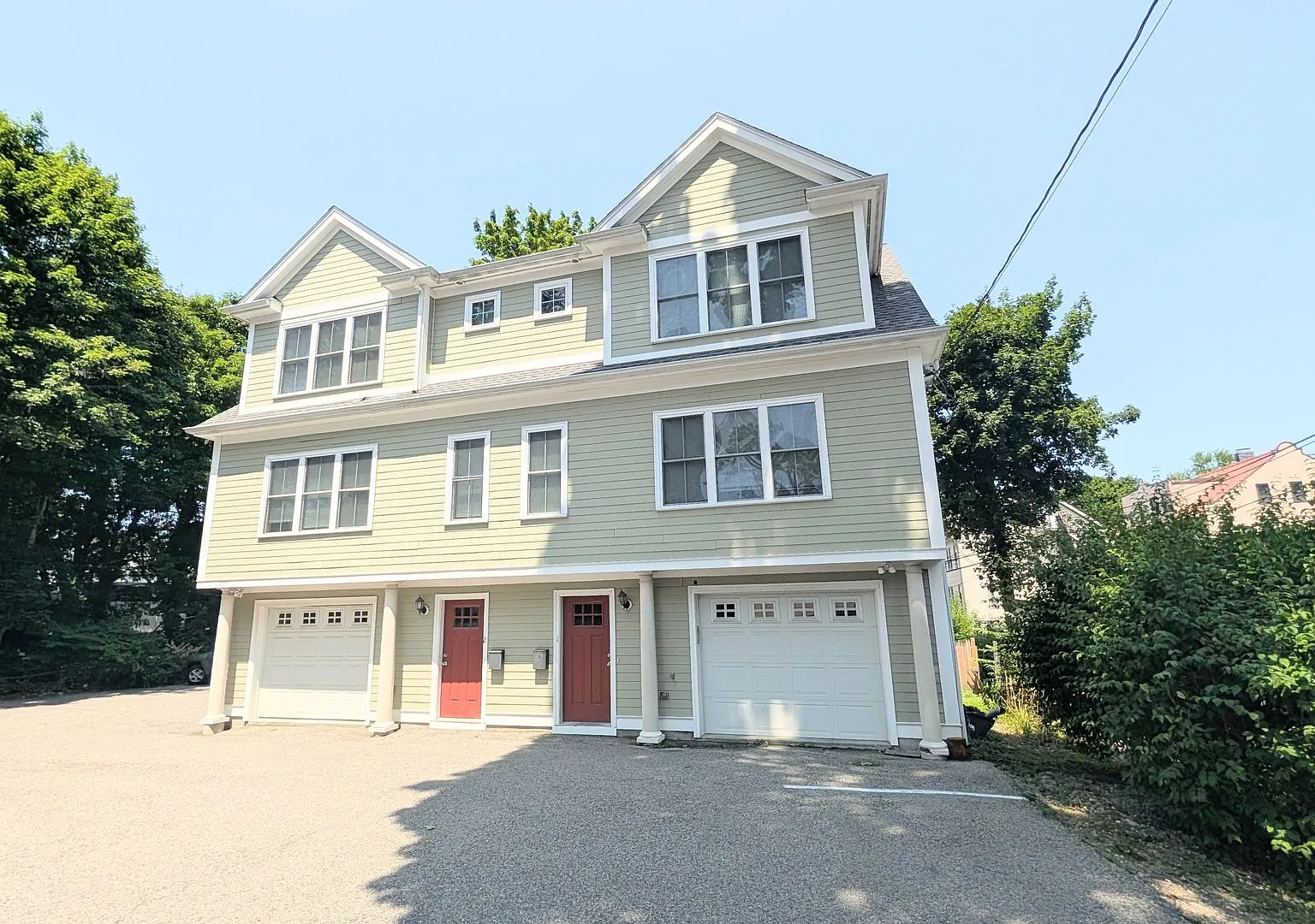 Spacious Townhouse: 4-bed, 3.5 bath unit in Brighton with Garage Parking — Photo 1