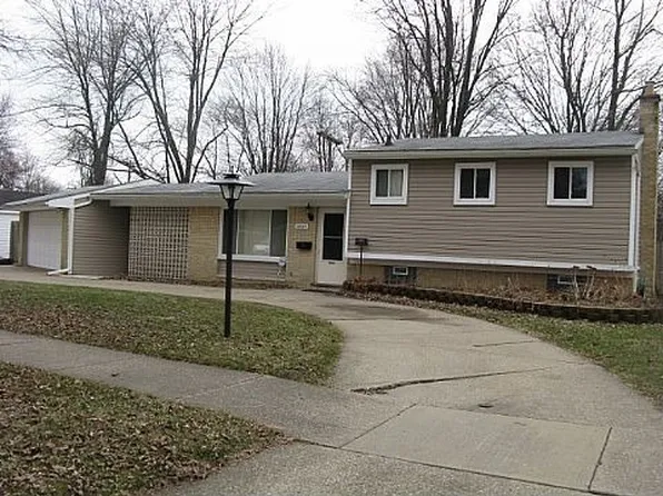 22025 Ontaga Ave, Farmington Hills, MI 48336