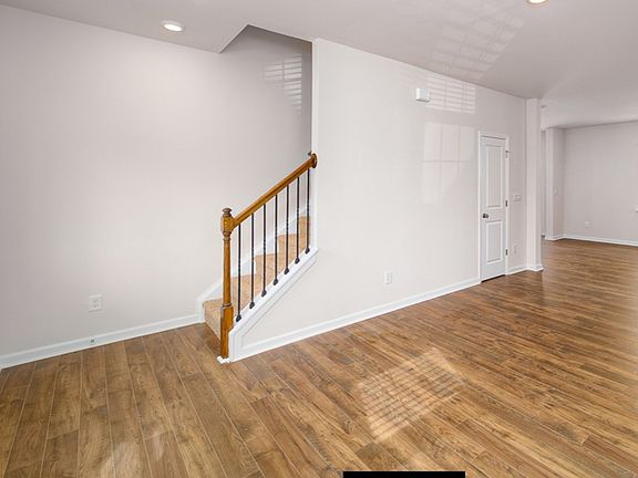 4th image of 7402 Larwill Ln