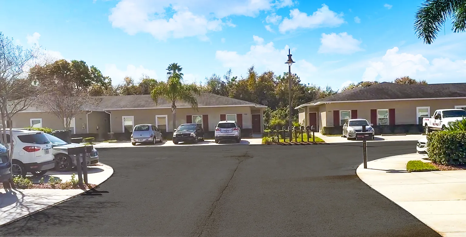 3 bed, 1387 sqft, $2,200 — Photo 2