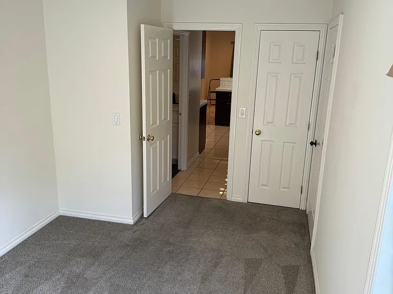 12411 Kittridge St — Photo 23