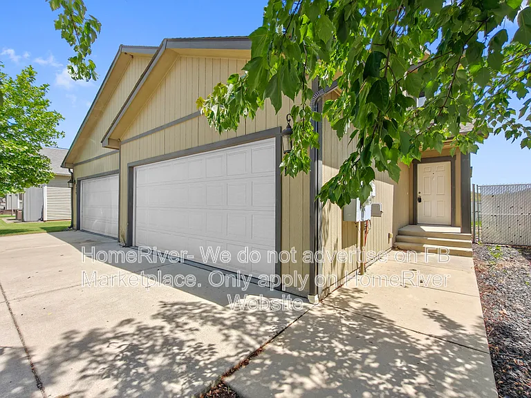 831 S Avalon St — Photo 19