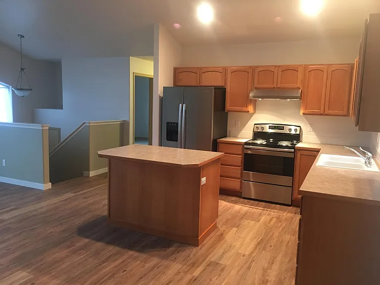 813 N Coach Ln — Photo 15