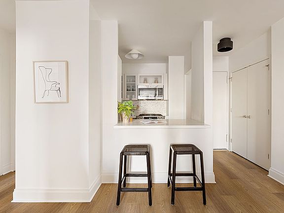 3rd image of 212 E 47th St APT 11E