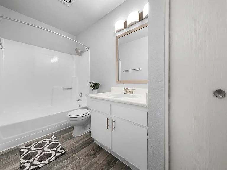 Vista Montana Apartments — Photo 7