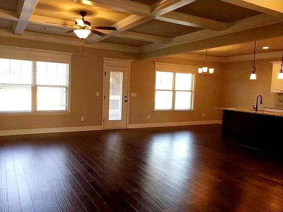 4th image of 4419 Jeffery Ln