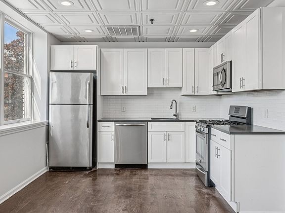 5th image of 331 Bloomfield Ave APT 4