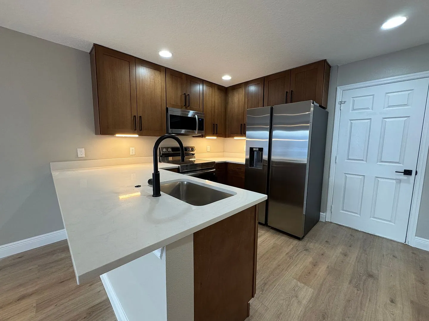 Fully Renovated Townhome | Modern Quartz Kitchen + New Baths & Flooring! — Photo 3