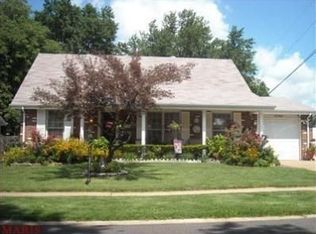 1825 Arundel Dr, Florissant, MO 63033