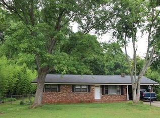 856 Casco Dr, Lilburn, GA 30047
