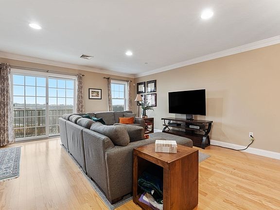 5th image of 142 Bigelow St Unit 205