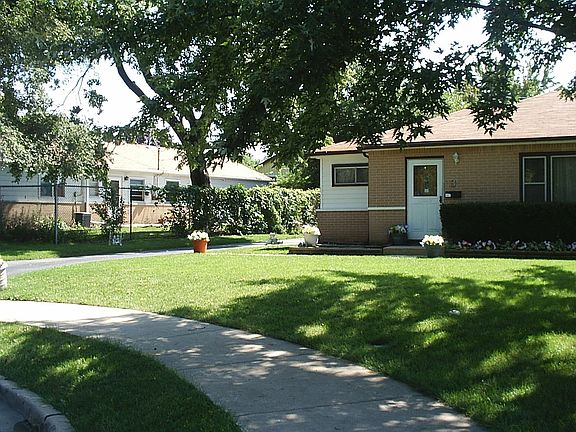 View of the northwest side of the house, coming off Roselle Rd. 